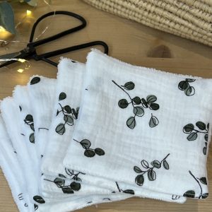 Lingettes lavables Eucalyptus sur fond blanc